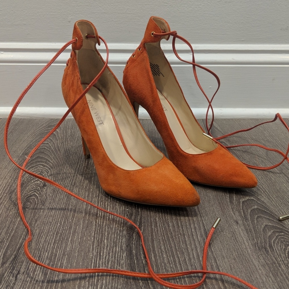Red/orange Nine West Lace Up Pumps, size 6